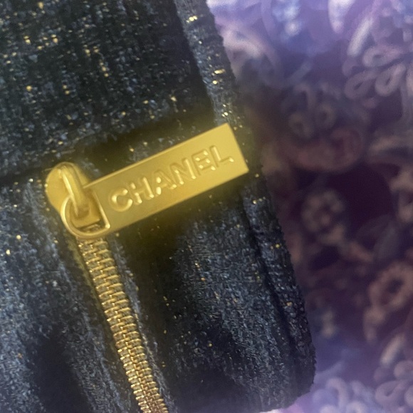 CHANEL Beauty Bag - Picture 2 of 7